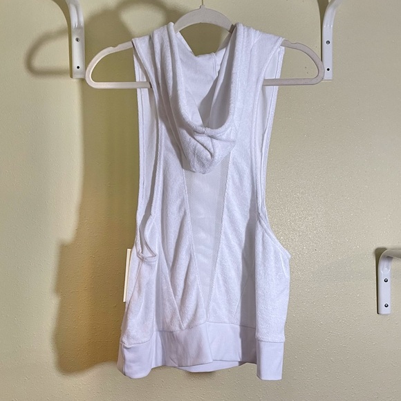 C&C California Sleeveless Hoodie CoverUp White - Picture 2 of 10